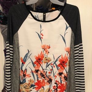 NWT SIZE SMALL LONG SLEEVE SHIRT